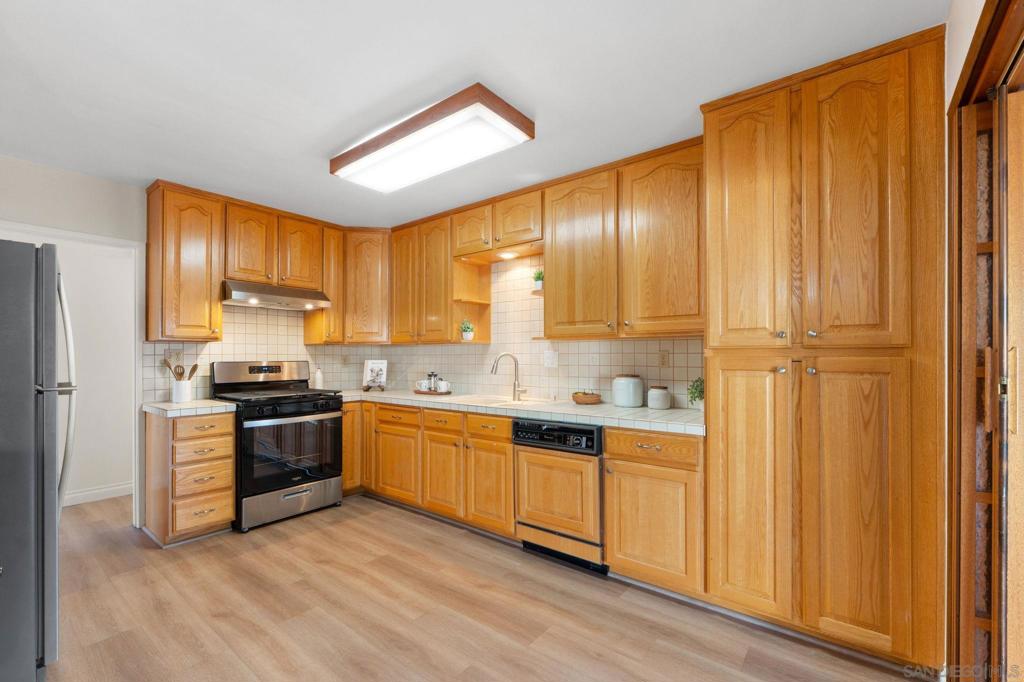 1416 Maple - photo 9