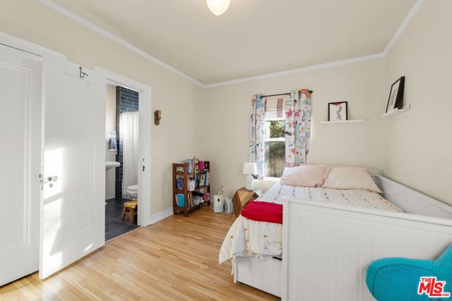 646 N Dillon Street, Los Angeles CA: https://media.crmls.org/mediaz/f56e8365-93af-4d10-8f02-f3da0861ee7a.jpg