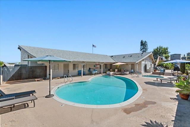809 Discovery St, San Marcos CA: https://media.crmls.org/mediaz/f56e88e6-f9d9-40cf-bfdc-f9e78e1957b0.jpg