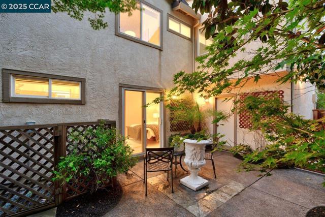 5220 Portillo Valley, San Ramon CA: https://media.crmls.org/mediaz/f56f46fd-dfb1-4708-ae8b-2a18f3e78386.jpg