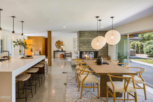 3435 Crestford Drive, Altadena CA: https://media.crmls.org/mediaz/f56f8ace-75bc-48f8-924c-6dbd77cb502f.jpg