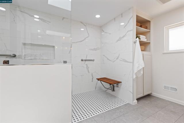 11 Breck Ct, Moraga CA: https://media.crmls.org/mediaz/f56fb759-bcbd-484f-af36-7d1c4c88569c.jpg