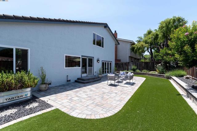 4406 Sugarland Ct, Concord CA: https://media.crmls.org/mediaz/f5702eb3-2a37-464d-acf6-a7ff2f52a4f3.jpg