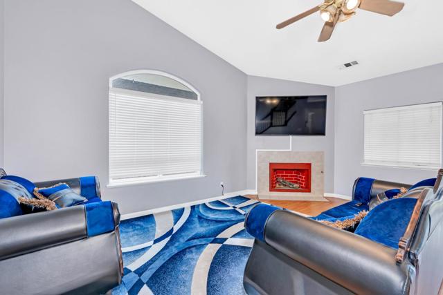 2231 Racquet Club Drive, Los Banos CA: https://media.crmls.org/mediaz/f5703d93-226d-468e-a212-45c56b3caf75.jpg