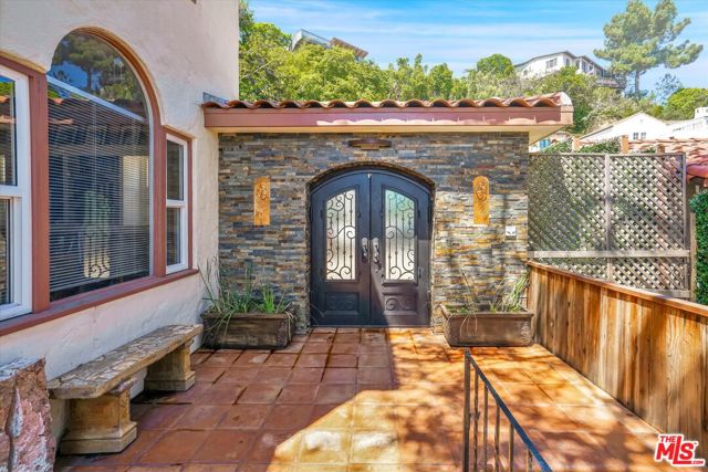 7942 Hillside Avenue, Los Angeles, California 90046, 5 Bedrooms Bedrooms, ,5 BathroomsBathrooms,Single Family Residence,For Sale,Hillside,24433131