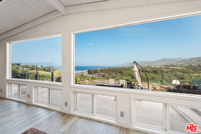 29500 Heathercliff Road, Malibu CA: https://media.crmls.org/mediaz/f570a69c-ad04-43ec-85f9-7d75bf12ff2f.jpg