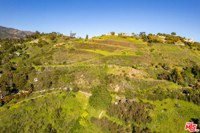 416 Ranchito Vista Road, Santa Barbara CA: https://media.crmls.org/mediaz/f570c9f1-77ec-41bd-8ed3-ec4a8195be86.jpg