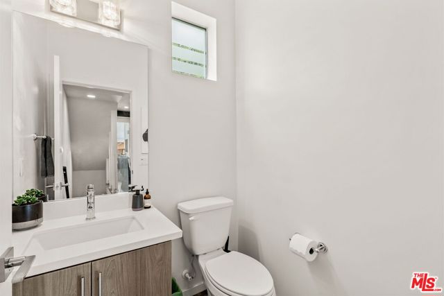 1344 Douglas Street, Los Angeles CA: https://media.crmls.org/mediaz/f570cb49-d4a3-4e70-bf81-ca58bf852356.jpg