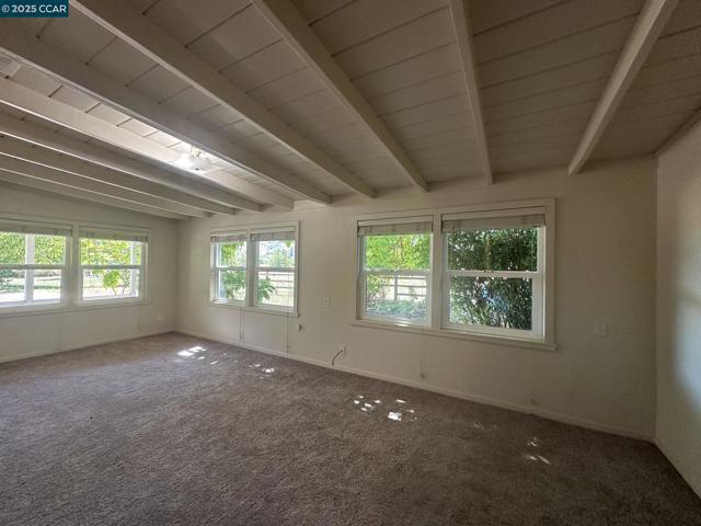 120 Sexton Rd, Sebastopol CA: https://media.crmls.org/mediaz/f570f4fc-b5fd-4bcf-8ec9-aa9d72c456be.jpg