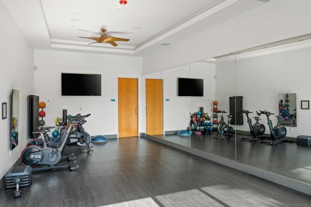 2731 Via Avella, San Diego CA: https://media.crmls.org/mediaz/f5713324-aa09-4ca6-b2c9-0e0348d566c8.jpg