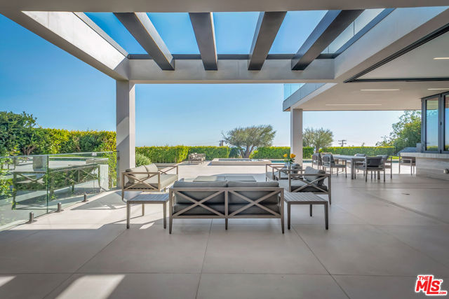 23917 Malibu Road, Malibu CA: https://media.crmls.org/mediaz/f571b4a0-7588-4e39-b69b-86d47e35083b.jpg