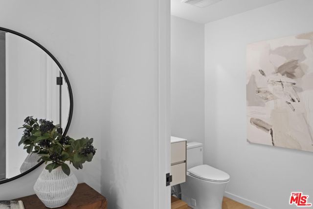 1618 Hilts Avenue, Los Angeles CA: https://media.crmls.org/mediaz/f57220f7-e53e-43da-b81a-196a71e44d02.jpg