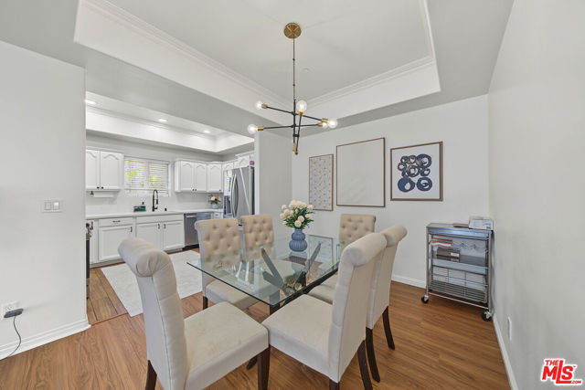 309 South Mariposa Avenue, 101 photo 5
