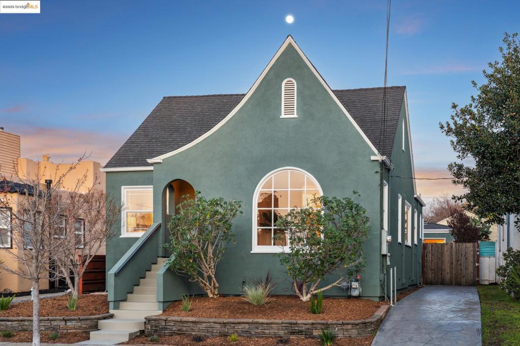 932 33rd Street