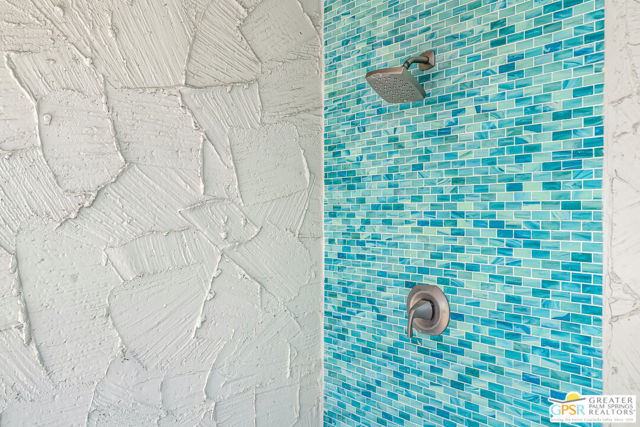 1404 E Sierra Way, Palm Springs CA: https://media.crmls.org/mediaz/f5737ba1-04a9-4a3b-88e3-59b25981763c.jpg