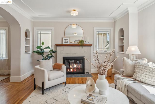 803 Evelyn Ave, Albany CA: https://media.crmls.org/mediaz/f57424d8-eaea-47d7-93ad-9178e24a7e89.jpg