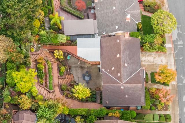 3848 Vineyard Drive, Redwood City CA: https://media.crmls.org/mediaz/f57432ab-6eb8-4255-83d7-6a884f6e88e3.jpg