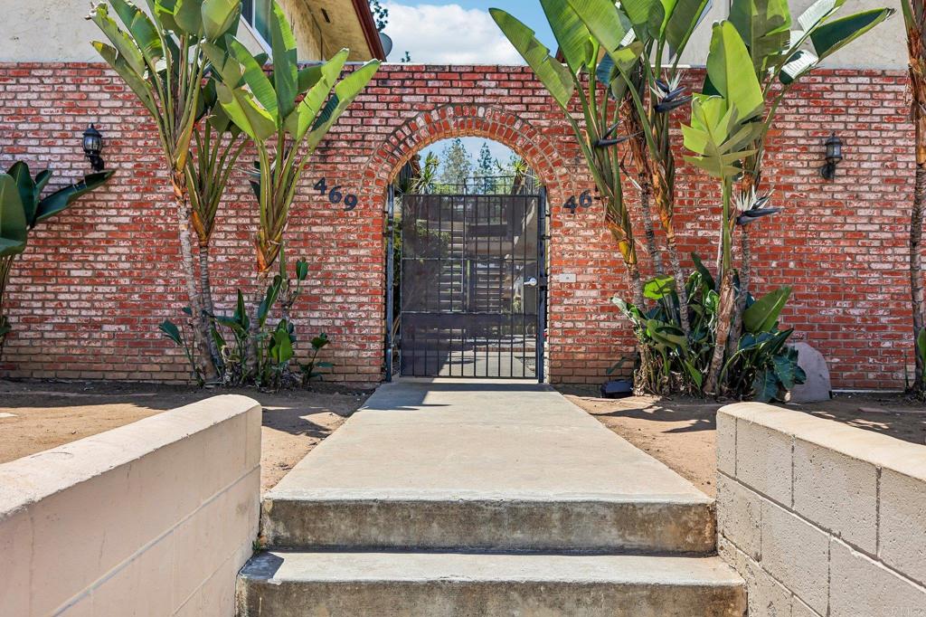 465 E Bradley Avenue #3