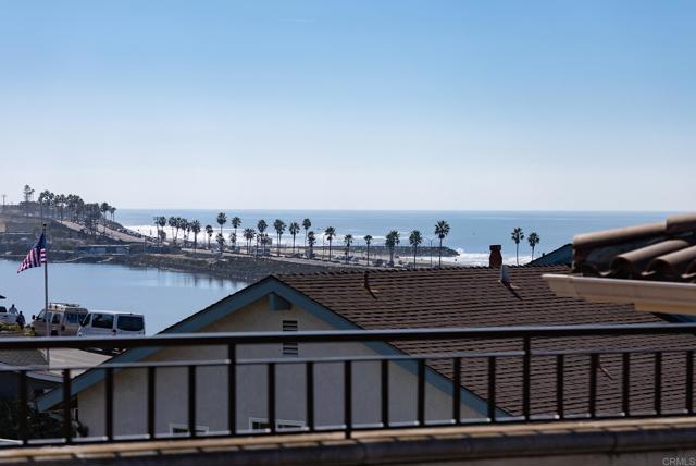 238 Date Ave, Carlsbad CA: https://media.crmls.org/mediaz/f5749c7d-9db8-4c9d-b476-cec7907300da.jpg