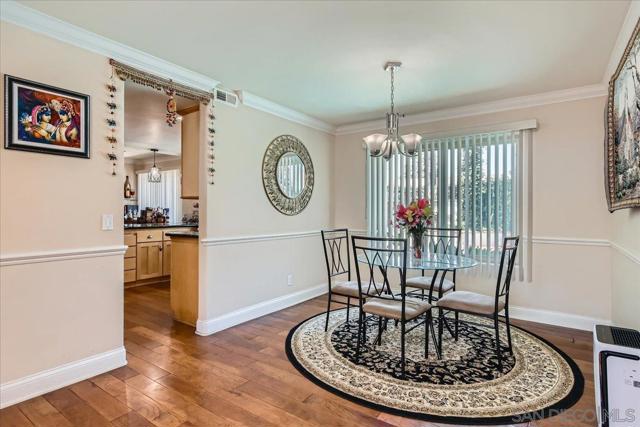13422 Little Dawn Ln, Poway CA: https://media.crmls.org/mediaz/f5752d00-aab6-42b8-853b-62a229a287e0.jpg