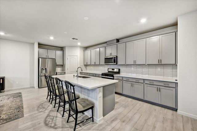 701 Pahl Court, Lincoln CA: https://media.crmls.org/mediaz/f575de72-e3e5-4783-8345-c6e36d5fc001.jpg