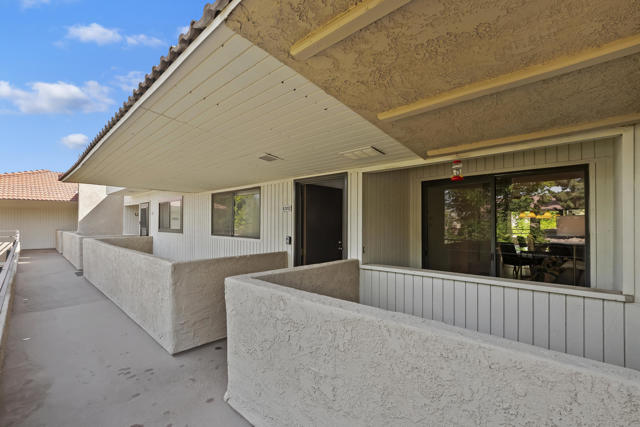 2822 N Auburn Court, Palm Springs CA: https://media.crmls.org/mediaz/f575ec9a-d028-490f-b49b-9ec89494ed7b.jpg