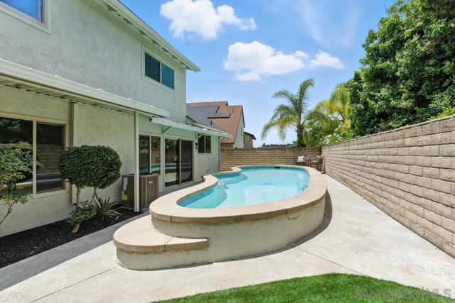 12452 Via Cabezon, San Diego CA: https://media.crmls.org/mediaz/f576d1ce-b4df-4982-b9ac-74a6f46c7e92.jpg