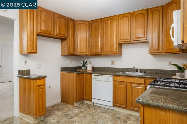 4192 Valley Ave, Martinez CA: https://media.crmls.org/mediaz/f576e579-589d-457d-8022-4f38ae9ba2f4.jpg