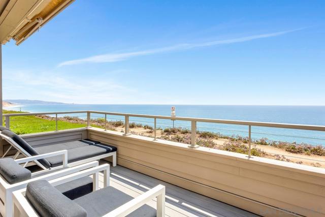 270 Surfview Ct, Del Mar CA: https://media.crmls.org/mediaz/f576e585-90c1-4944-acc4-d68ef40e187b.jpg