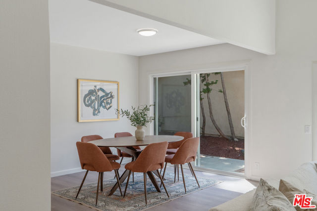 19 Rippling, Irvine CA: https://media.crmls.org/mediaz/f5772ec8-290c-4720-a98e-4d7bd697cecd.jpg