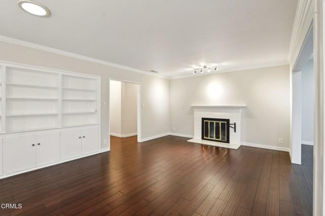 Detail Gallery Image 5 of 31 For 1255 Oak Circle Dr, Glendale,  CA 91208 - 3 Beds | 2 Baths