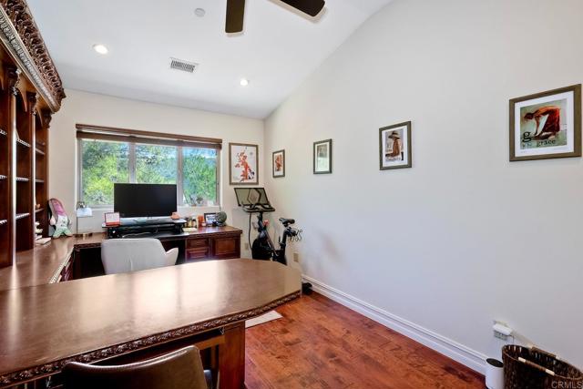 11558 Creek Road, Poway CA: https://media.crmls.org/mediaz/f577cc29-0687-4942-9c89-aca9c889a615.jpg