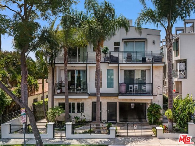 1153 N Formosa Avenue, Los Angeles CA: https://media.crmls.org/mediaz/f5788e5a-d1b4-420e-9bac-9ba191b20949.jpg