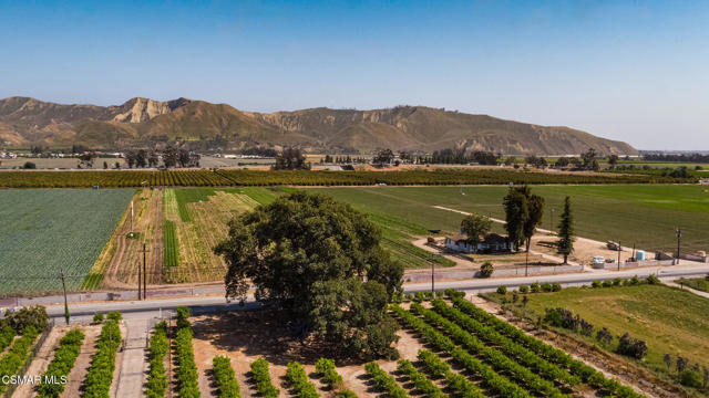 13721 Telegraph Road, Santa Paula CA: https://media.crmls.org/mediaz/f578d281-a46a-4a85-ab65-970dd404ff70.jpg