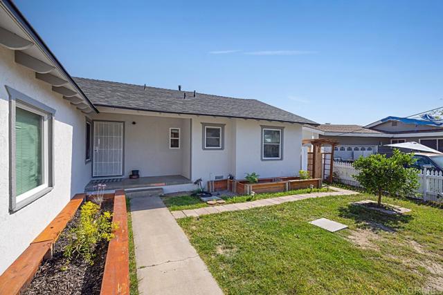 Detail Gallery Image 6 of 65 For 6447 Seascape Dr, San Diego,  CA 92139 - 4 Beds | 2 Baths