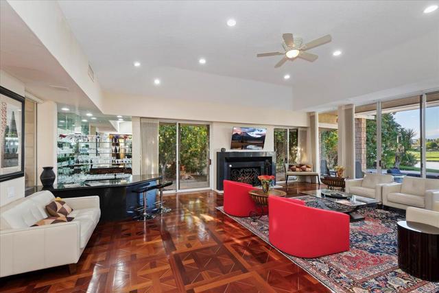 2 Deerfield Court, Rancho Mirage CA: https://media.crmls.org/mediaz/f5794661-d365-4bed-9652-37b3212b35a2.jpg