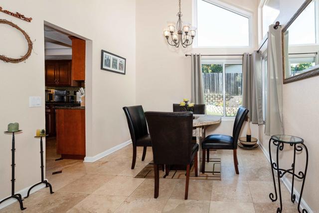 Detail Gallery Image 12 of 30 For 767 Rivertree Dr, Oceanside,  CA 92058 - 5 Beds | 3 Baths