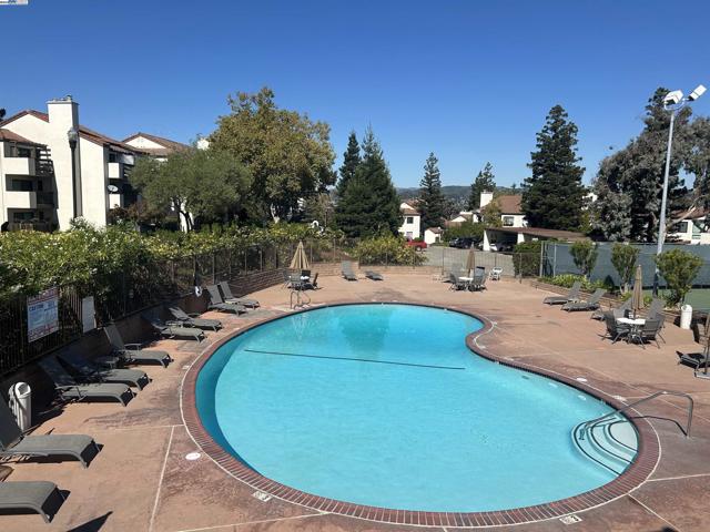 21117 Gary Dr, Hayward CA: https://media.crmls.org/mediaz/f57ad6f8-c46f-4107-870b-46ccfc11b4eb.jpg