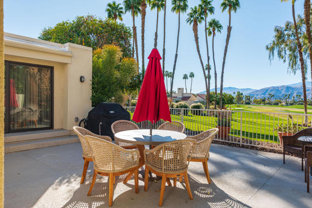34955 Mission Hills Drive, Rancho Mirage CA: https://media.crmls.org/mediaz/f57ad701-88a3-49df-9770-7d8f65d1d707.jpg