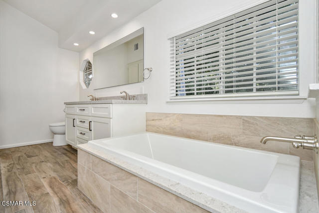 251 Hill Ranch Drive, Thousand Oaks CA: https://media.crmls.org/mediaz/f57ae36d-6b4d-4379-ba04-427401c5cde9.jpg