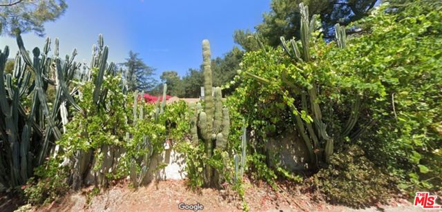 3771 Alzada Road, Altadena CA: https://media.crmls.org/mediaz/f57b85cc-a611-42db-9d78-1b1a736f884a.jpg
