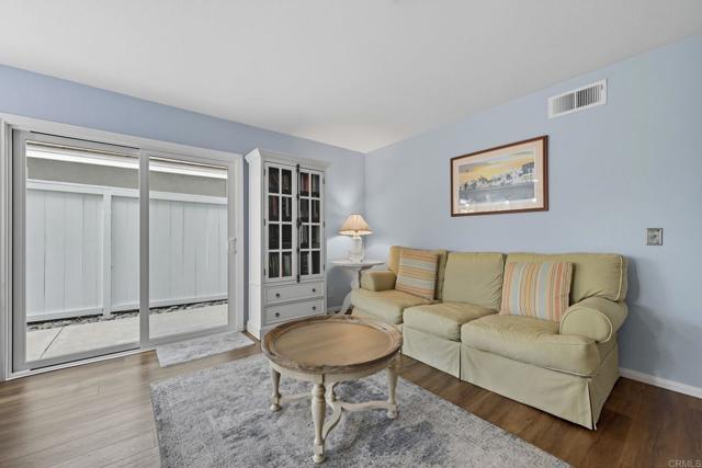 7925 Calle Madrid, Carlsbad CA: https://media.crmls.org/mediaz/f57c66c9-2e54-49ba-8122-617e3a11aa16.jpg