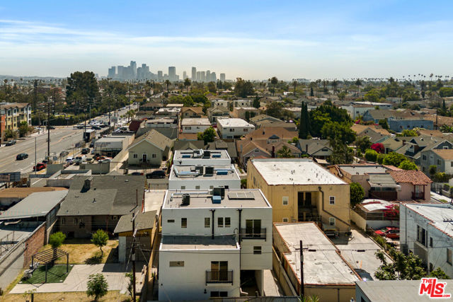 1615 2nd Avenue, Los Angeles CA: https://media.crmls.org/mediaz/f57cfed5-a69b-4cad-8657-4117307f1a50.jpg