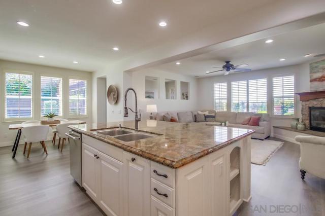 3515 CAMINO CEREZA, Carlsbad CA: https://media.crmls.org/mediaz/f57d1401-64b1-4551-accf-13f86eb709ba.jpg