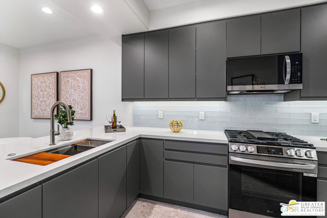 1426 Yermo Drive, Palm Springs CA: https://media.crmls.org/mediaz/f57d9ec7-2278-43ac-8c3b-57051144581d.jpg