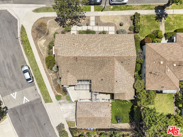 7801 Flight Avenue, Los Angeles CA: https://media.crmls.org/mediaz/f57e6bbb-7a92-4d2f-8991-c148ecbebaf0.jpg
