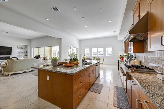 4072 Whitney Vista Ln, Rocklin CA: https://media.crmls.org/mediaz/f57e7d02-8735-49b8-8de9-e9be1a7c3ddd.jpg