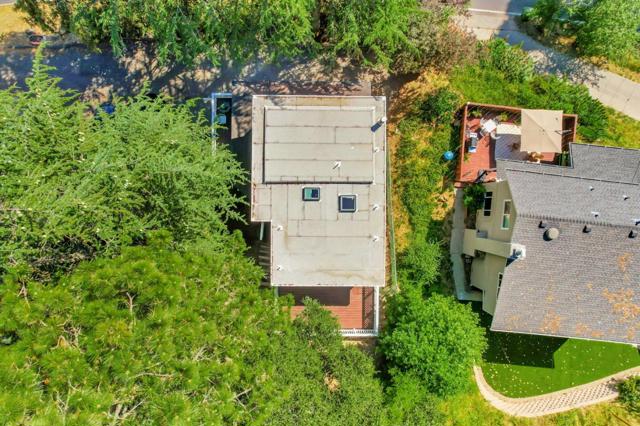 21683 Summit Road, Los Gatos CA: https://media.crmls.org/mediaz/f57e7e36-28ae-44ca-adbf-2c8d87397d05.jpg