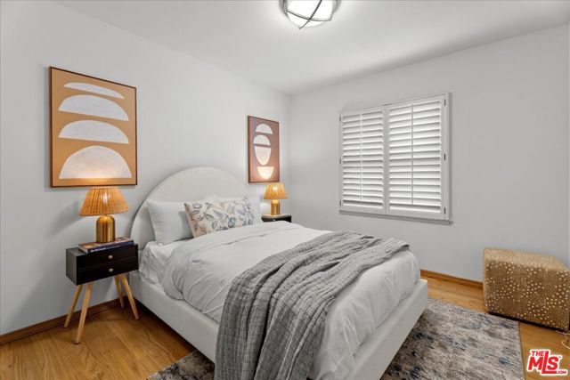 1620 18th Street, Manhattan Beach CA: https://media.crmls.org/mediaz/f57e95ad-19ec-49a9-99a5-1cf2039d0405.jpg