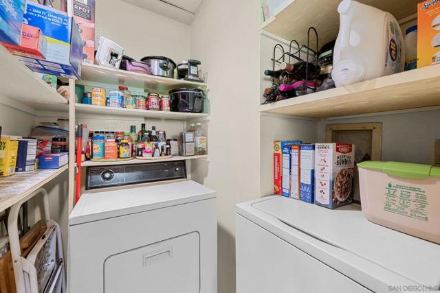 6065 Nancita Ct, San Diego CA: https://media.crmls.org/mediaz/f57edceb-c3ca-48a2-81e8-da074214d58e.jpg